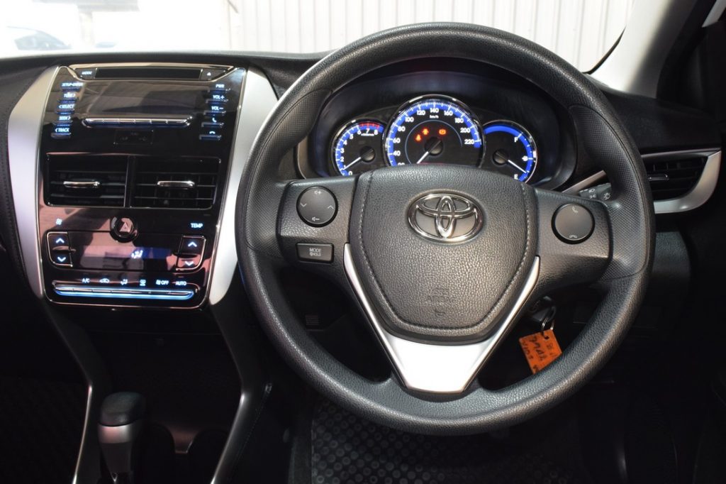 Toyota Yaris Ativ มือสอง